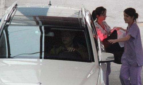 Tuba Büyüküstün böyle taburcu oldu - Resim 10