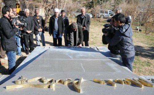 Başbakan'ın özel izniyle 21 yıl sonra babasının mezarında - Resim 11