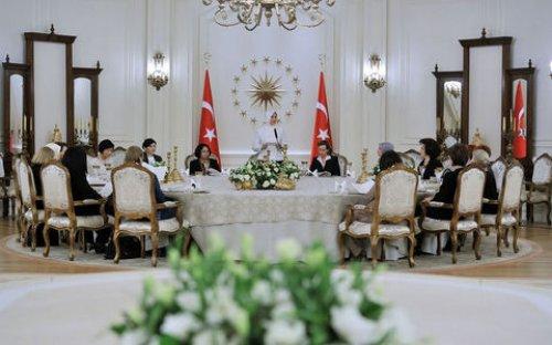 Hayrünnisa Gül büyükelçi eşleriyle bir araya geldi - Resim 25