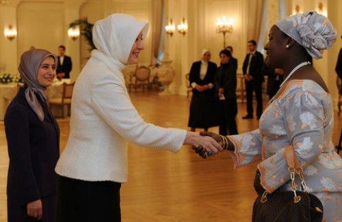 Hayrünnisa Gül büyükelçi eşleriyle bir araya geldi - Resim 24