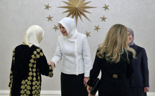 Hayrünnisa Gül büyükelçi eşleriyle bir araya geldi - Resim 15