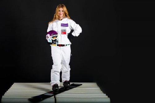 Türkiye'nin Snowboard Kraliçesi Çiçek Güney