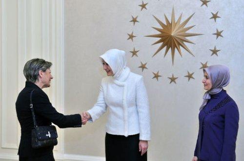 Hayrünnisa Gül büyükelçi eşleriyle bir araya geldi - Resim 6