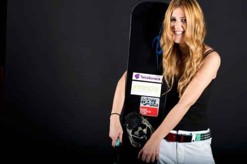 Türkiye'nin Snowboard Kraliçesi Çiçek Güney