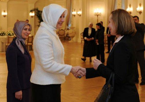 Hayrünnisa Gül büyükelçi eşleriyle bir araya geldi - Resim 8