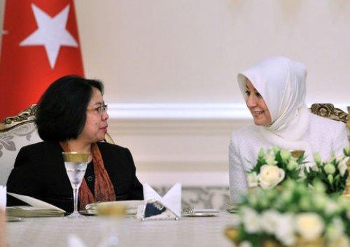 Hayrünnisa Gül büyükelçi eşleriyle bir araya geldi - Resim 19