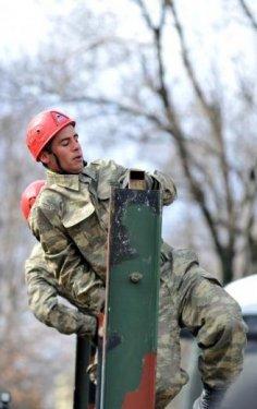 Sözleşmeli erlerin eğitiminden kareler