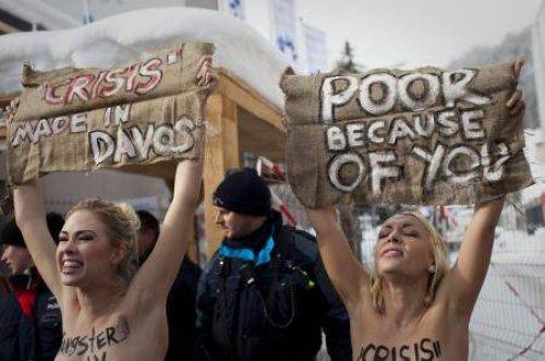 FEMEN bu defa Davos’ta soyundu - Resim 7