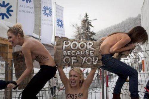 FEMEN bu defa Davos’ta soyundu - Resim 6