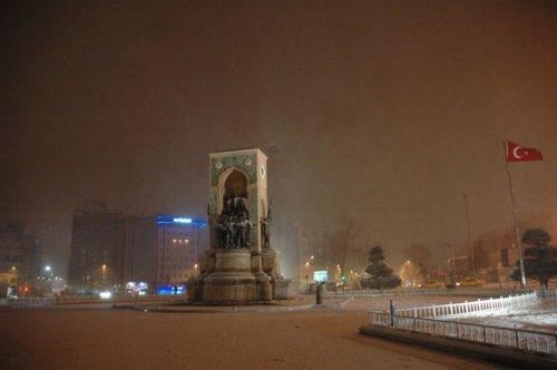 Gece yağan kar İstanbul'u bu hale soktu - Resim 8