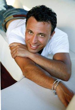 Ünlü sanatçılar patron oldular