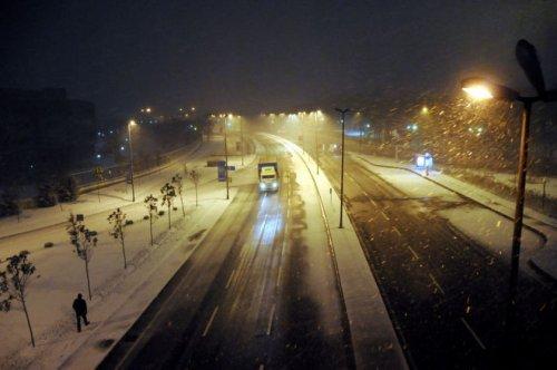 Gece yağan kar İstanbul'u bu hale soktu - Resim 20