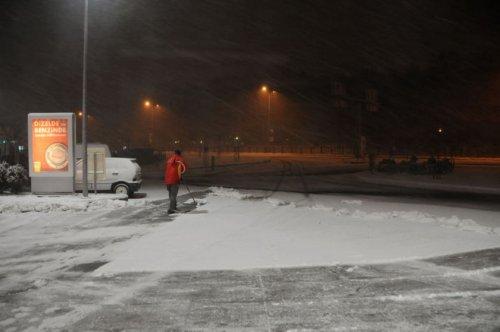 Gece yağan kar İstanbul'u bu hale soktu - Resim 21