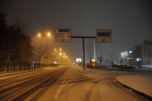 Gece yağan kar İstanbul'u bu hale soktu - Resim 24