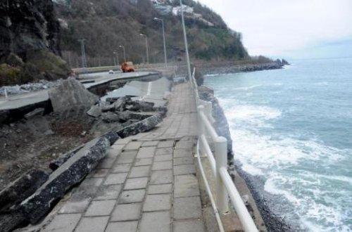 Karadeniz otoyolu yine çöktü  - Resim 6