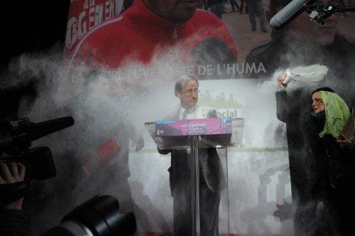 Sarkozy'nin rakibine unlu saldırı 