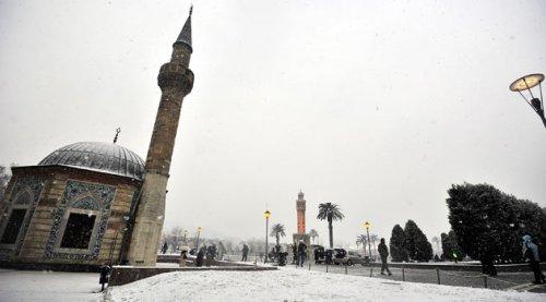 İzmir'de yıllar sonra kar sevinci - Resim 2