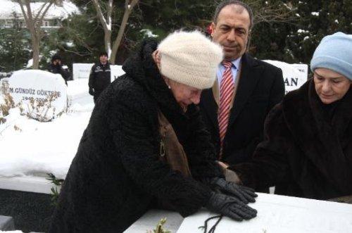 Defne Joy mezarı başında anıldı