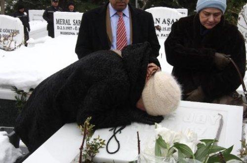 Defne Joy mezarı başında anıldı