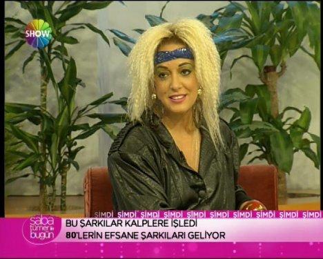 Saba Tümer 80'lere geri döndü