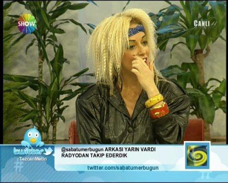 Saba Tümer 80'lere geri döndü