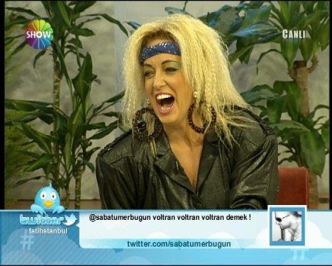 Saba Tümer 80'lere geri döndü