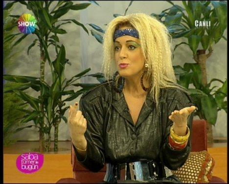 Saba Tümer 80'lere geri döndü