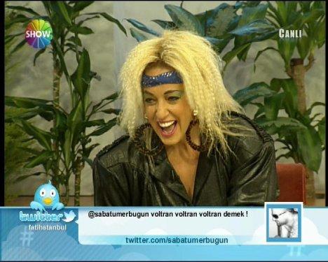 Saba Tümer 80'lere geri döndü