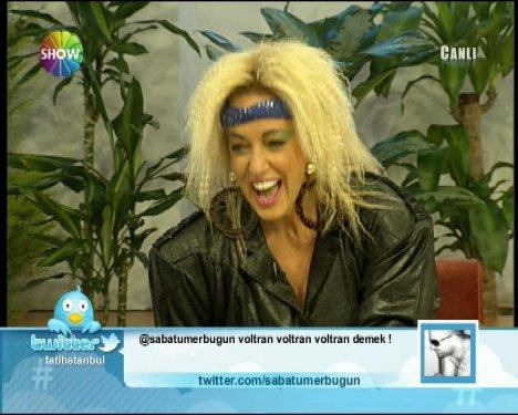 Saba Tümer 80'lere geri döndü