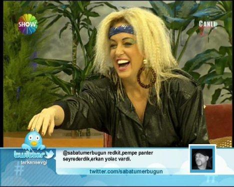 Saba Tümer 80'lere geri döndü