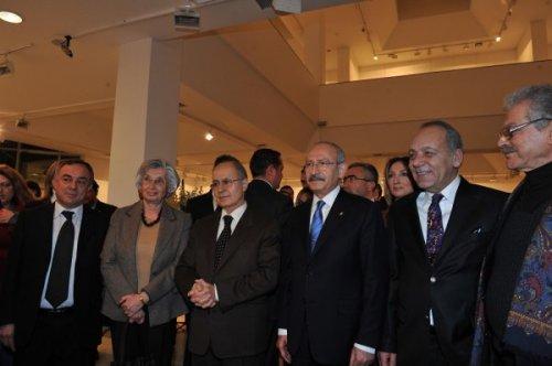 Kılıçdaroğlu ile Sezer sergiye katıldı