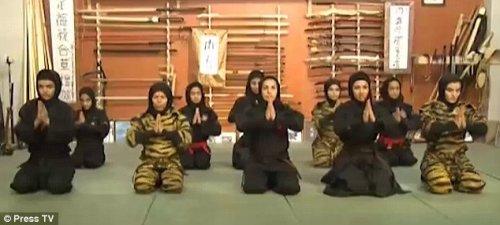 İranlı kadınlar olası savaşa hazırlanıyor - Resim 1