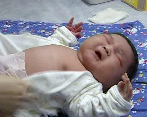 Çin'de 7 kiloluk bebek dünyaya geldi - Resim 2