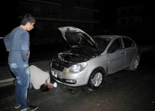 Mersin'de 10 araç kundaklandı - Resim 3