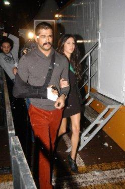 Burak Özçivit ve Ceylan Çapa defilede