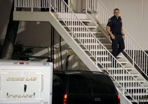 Whitney Houston'un otelden çıkarılışı	