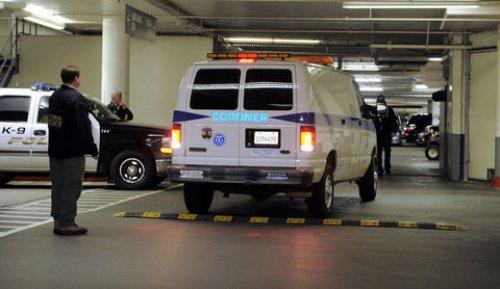 Whitney Houston'un otelden çıkarılışı	