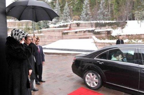 Hayrünnisa Hanım konuğuyla Köşk'ün mutfağına girdi