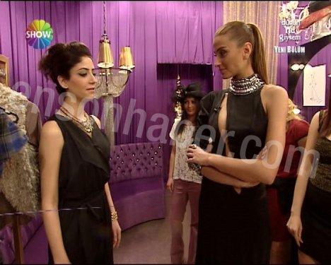 Özge ve Ivana'nın çok konuşulacak dekolteleri