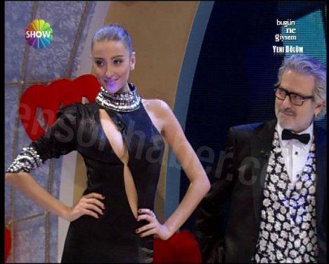 Özge ve Ivana'nın çok konuşulacak dekolteleri