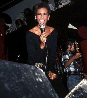 Fotoğraflarla Whitney Houston - Resim 13