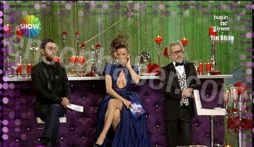 Özge ve Ivana'nın çok konuşulacak dekolteleri