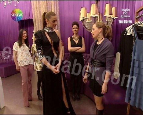 Özge ve Ivana'nın çok konuşulacak dekolteleri