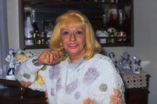 Sanat dünyasının deli kadını Aysel Gürel - Resim 17