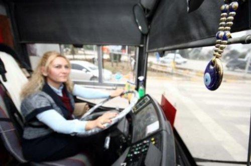 Adana'da otobüsleri kadınlar kullanıyor - Resim 16