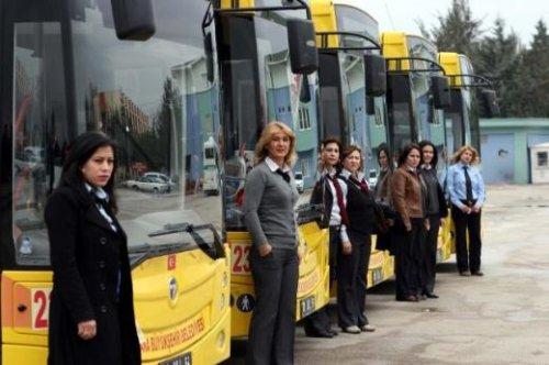Adana'da otobüsleri kadınlar kullanıyor - Resim 2