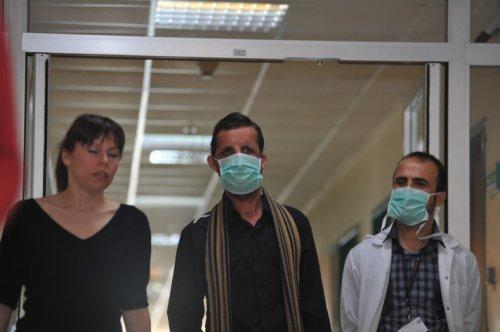 İlk yüz nakli yapılan Acar kameralar karşısında - Resim 5