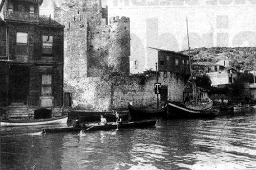 Mazideki İstanbul Boğazı