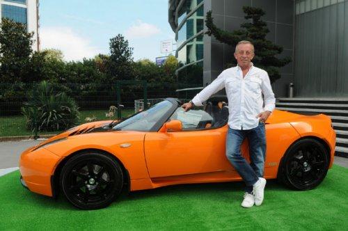 Ali Ağaoğlu'nun lüks arabaları