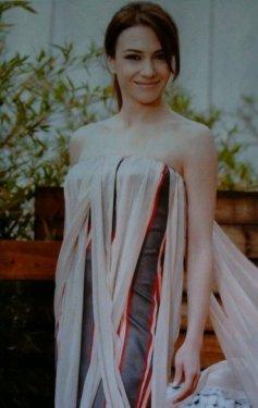 Deniz Uğur saçlarını kazıttı